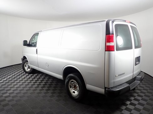 Used 2018 Chevrolet Express 2500 image 7