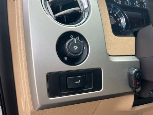 Used 2014 Ford F150 Lariat w/ Lariat Chrome Package image 15