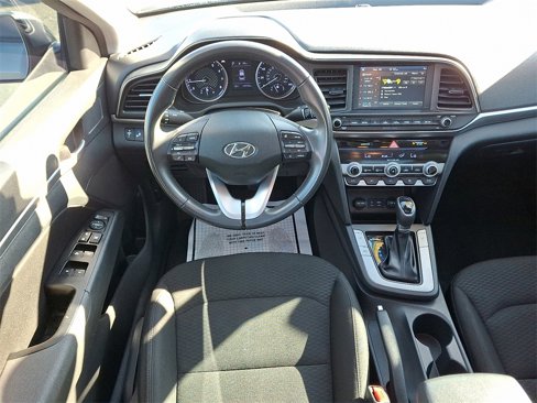 Used 2020 Hyundai Elantra Value Edition w/ Winter Weather Package image 11