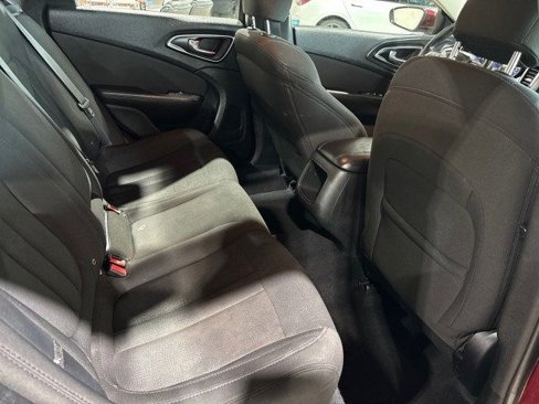 Used 2016 Chrysler 200 Limited image 19