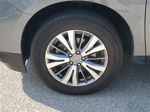 Used 2020 Nissan Pathfinder SV image 11