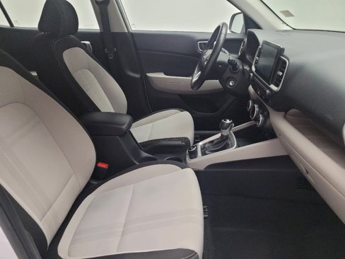 Used 2023 Hyundai Venue SEL image 21