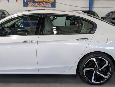 Used 2017 Honda Accord EX-L image 5