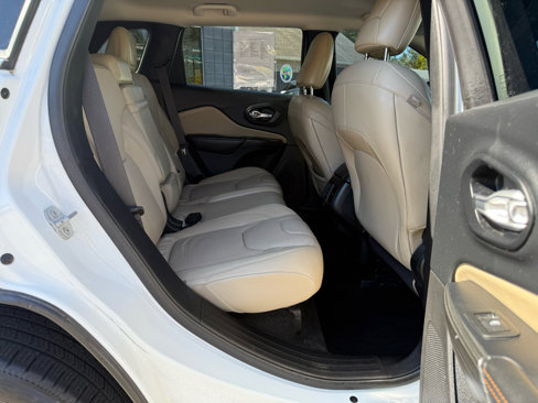 Used 2016 Jeep Cherokee Limited w/ Luxury Group image 12