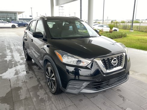 Used 2020 Nissan Kicks SV image 3
