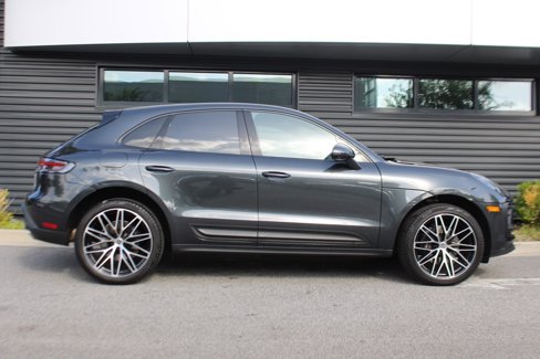 Certified 2024 Porsche Macan image 8
