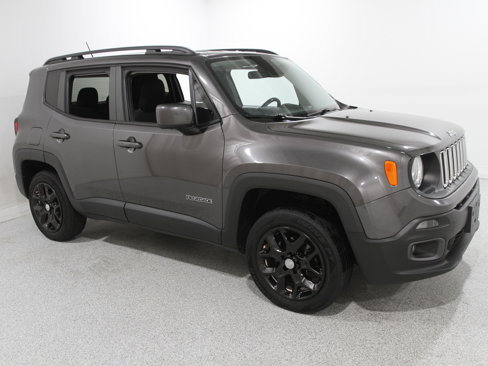 Used 2017 Jeep Renegade Latitude w/ Cold Weather Group image 1