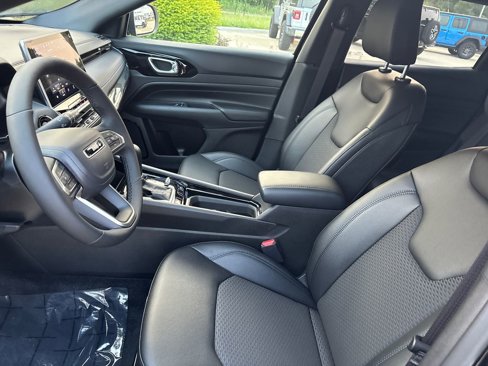 New 2025 Jeep Compass Latitude w/ Altitude Special Edition image 9
