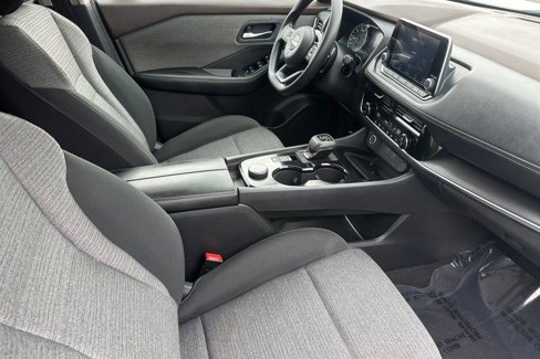 Used 2022 Nissan Rogue SV image 18