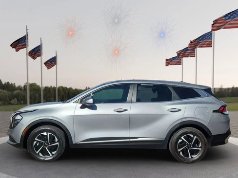 Used 2023 Kia Sportage LX image 3