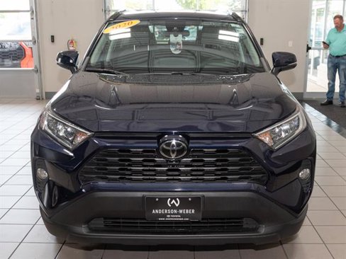 Used 2020 Toyota RAV4 XLE image 2