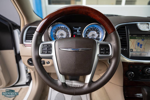 Used 2011 Chrysler 300 C image 24