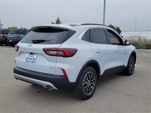 New 2025 Ford Escape SE image 10