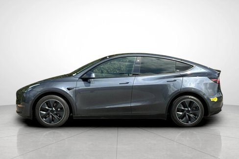 Used 2022 Tesla Model Y Long Range image 28