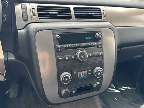 Used 2009 Chevrolet Avalanche LS image 16