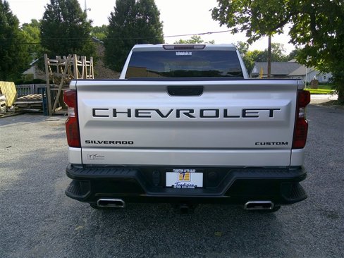 Used 2022 Chevrolet Silverado 1500 Custom Trail Boss w/ LPO, Dark Essentials Package image 4