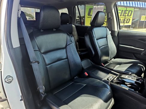 Used 2017 Honda Pilot Touring image 9