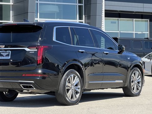 Used 2021 Cadillac XT6 Premium Luxury w/ LPO, Floor Liner Package image 9