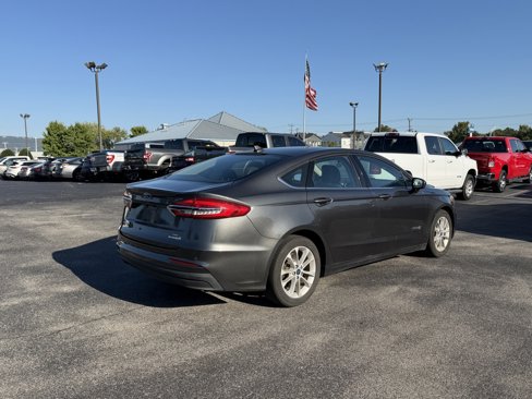 Used 2019 Ford Fusion SE image 3