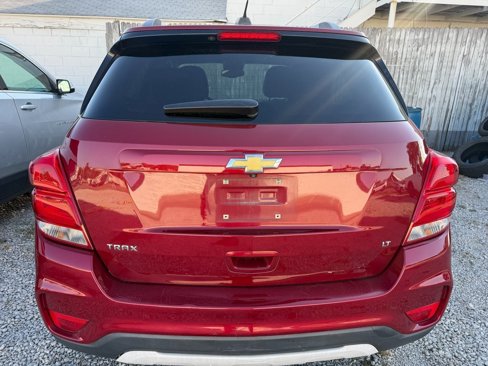 Used 2018 Chevrolet Trax LT w/ LT Convenience Package image 11