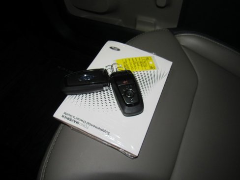 Used 2025 Ford Maverick Lariat image 19