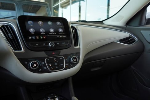 Used 2020 Chevrolet Malibu Premier image 20