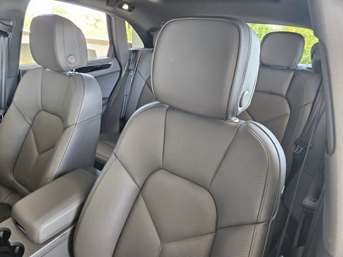 Certified 2025 Porsche Macan image 6