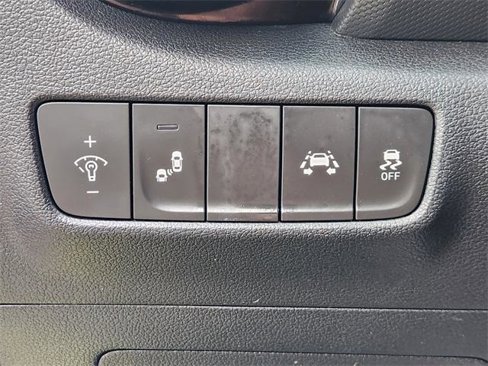 Used 2019 Hyundai Kona Limited image 21