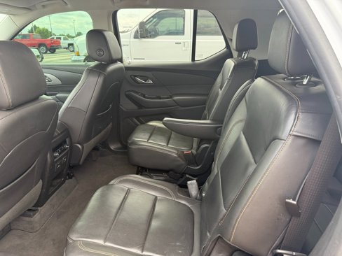 Used 2020 Chevrolet Traverse LT w/ LT Premium Package image 14
