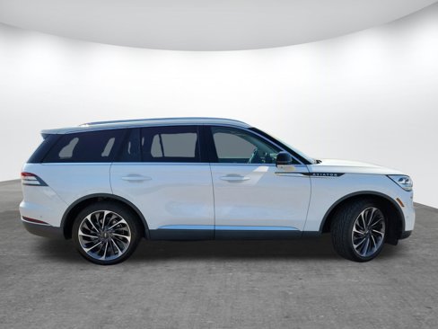 Used 2020 Lincoln Aviator Reserve w/ Equipment Group 202A image 4