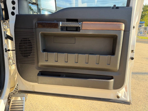 Used 2016 Ford F350 Platinum w/ FX4 Off-Road Package image 25