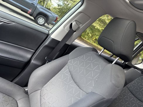 Used 2021 Toyota RAV4 XLE w/ Convenience Package image 21