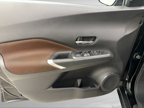 Used 2021 Nissan Kicks SR w/ Interior Electronics Package image 24