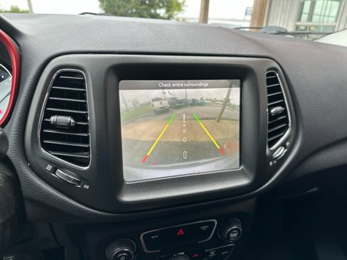 Used 2019 Jeep Compass Trailhawk image 19