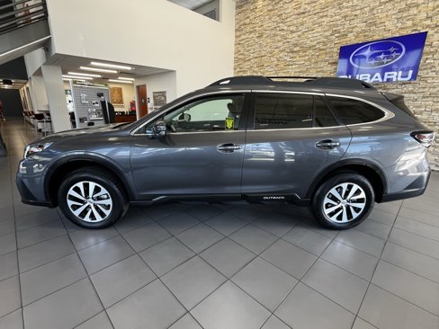 Certified 2022 Subaru Outback Premium image 6