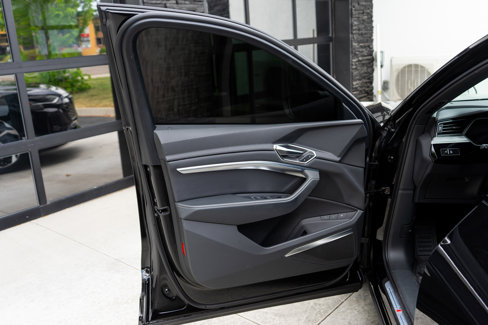 Used 2024 Audi Q8 e-tron Prestige w/ Prestige Package image 14