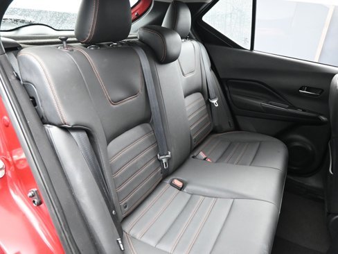 Used 2020 Nissan Kicks SR image 14