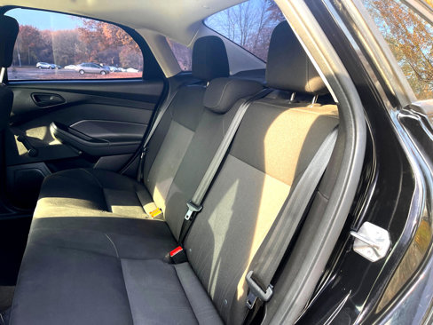 Used 2018 Ford Focus S image 39