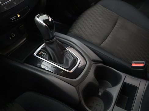 Used 2018 Nissan Rogue S image 43