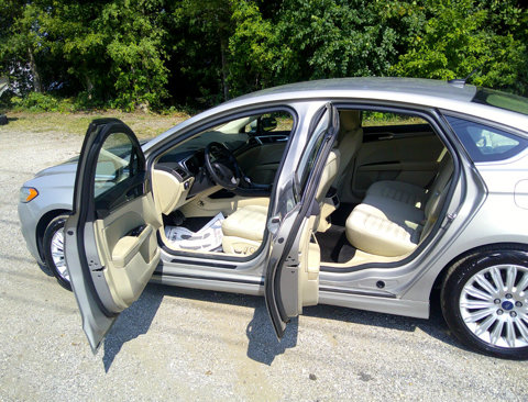 Used 2015 Ford Fusion SE image 7