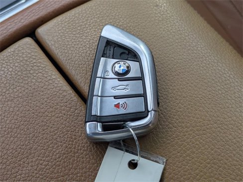 Used 2017 BMW 740i image 38