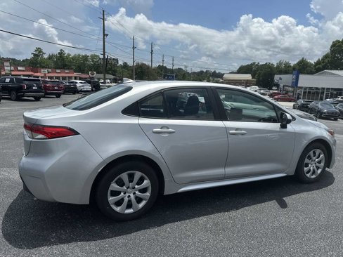 Used 2024 Toyota Corolla LE image 5