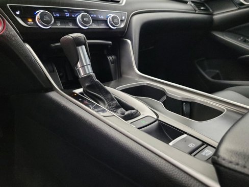 Used 2018 Honda Accord EX image 26