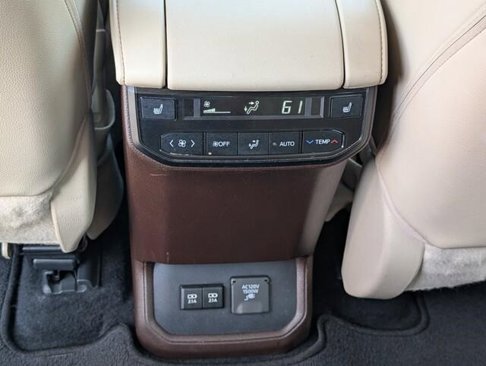 Used 2021 Toyota Highlander Platinum image 29