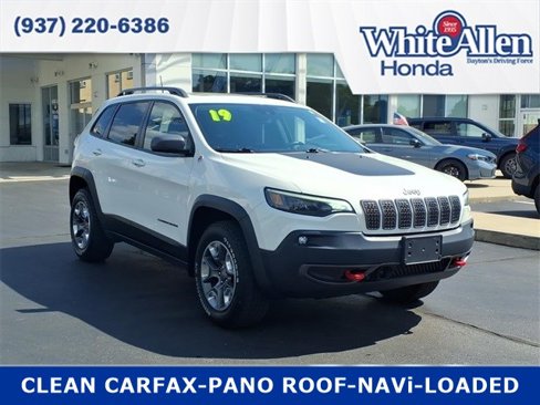 Used 2019 Jeep Cherokee Trailhawk image 1