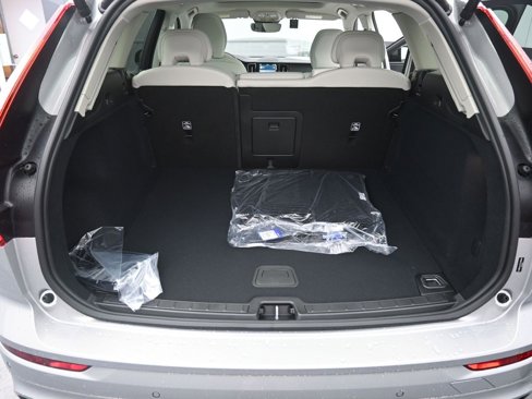 New 2025 Volvo XC60 B5 Core image 33