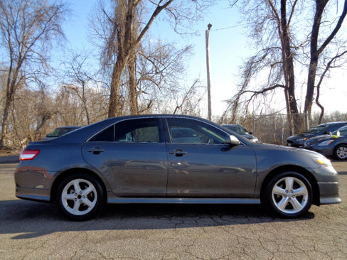 Used 2011 Toyota Camry SE image 4