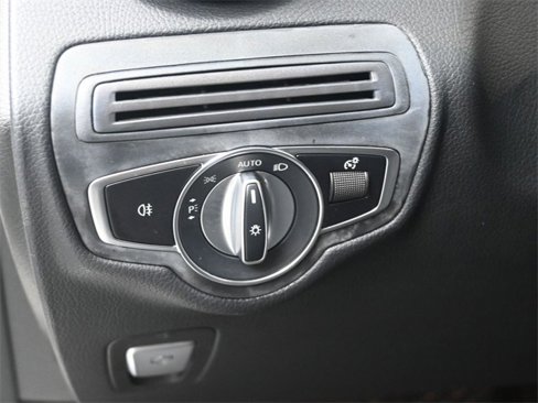Used 2022 Mercedes-Benz GLC 300 image 18