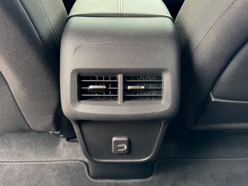Used 2023 GMC Terrain SLE w/ Driver Convenience Package image 10