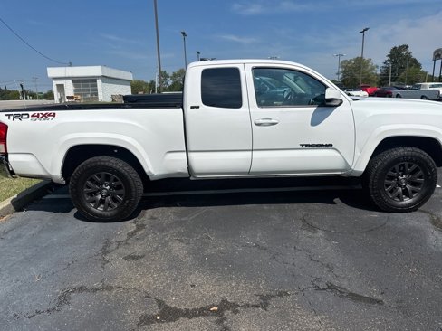 Used 2020 Toyota Tacoma SR5 image 8